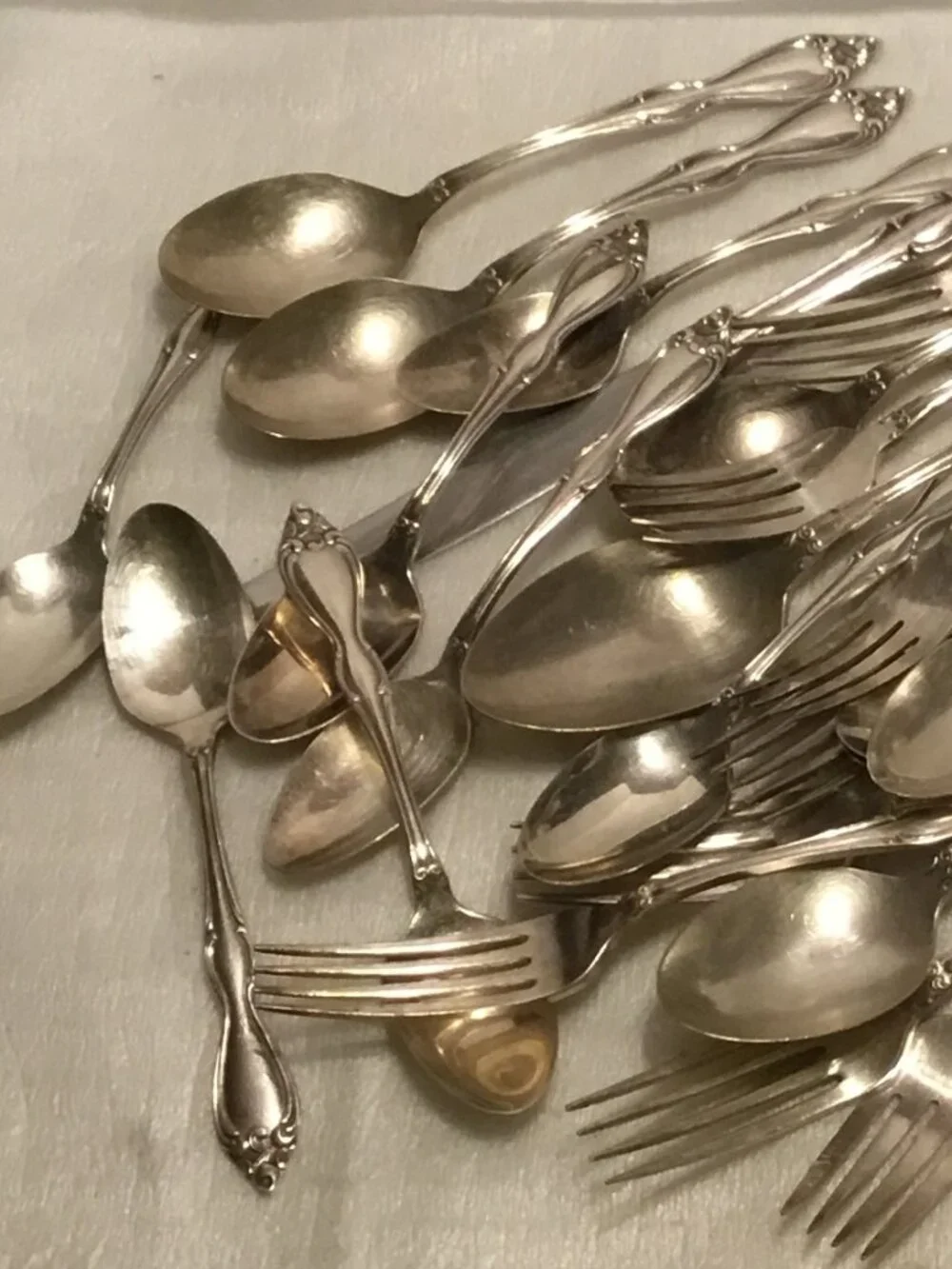 Vintage 1949 William Rogers Oneida silverware 36 pieces Old South II pattern